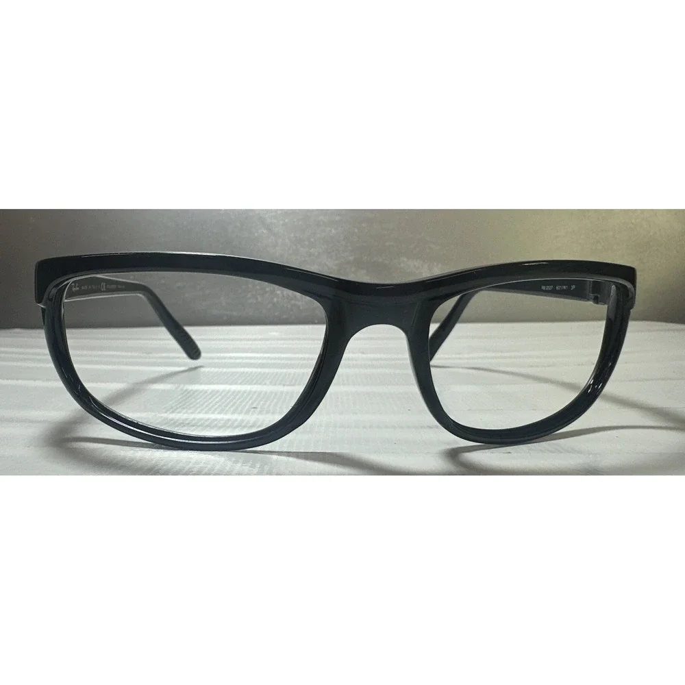 Ray-Ban look picture